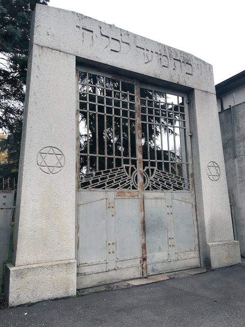 Il portale d'ingresso del Cimitero Ebraico"